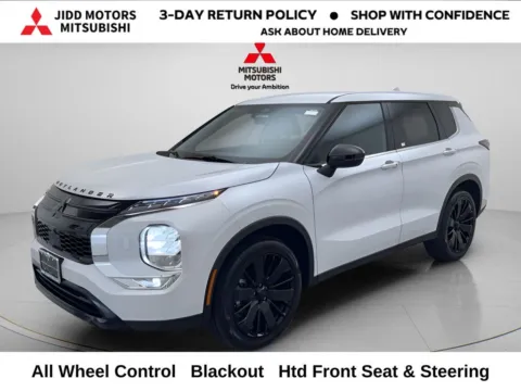 White 2026 Mitsubishi Outlander LE for sale in Des Plaines, IL
