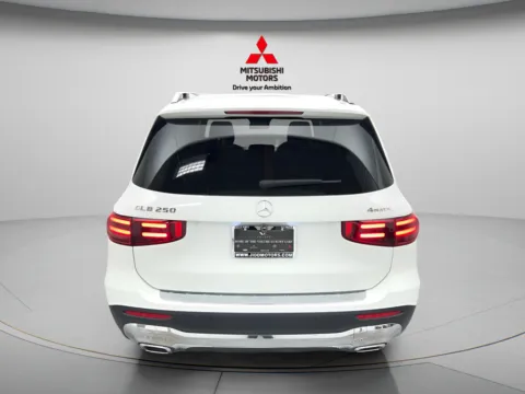 More photos of 2025 Mercedes-Benz GLB 250 at Jidd Motors Mitsubishi, IL