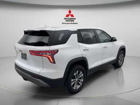 More photos of 2026 Chevrolet Equinox LT at Jidd Motors Mitsubishi, IL