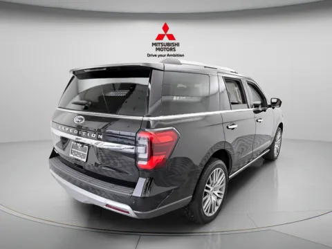 More photos of 2023 Ford Expedition Limited at Jidd Motors Mitsubishi, IL