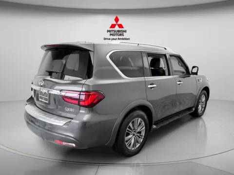 More photos of 2024 INFINITI QX80 LUXE at Jidd Motors Mitsubishi, IL