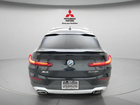 More photos of 2025 BMW X4 xDrive30i at Jidd Motors Mitsubishi, IL