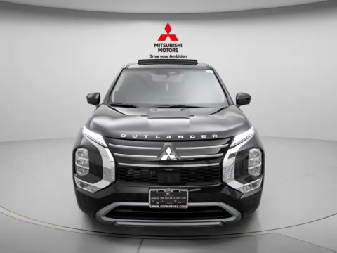 Another view of 2026 Mitsubishi Outlander SE for sale in Des Plaines, IL at Jidd Motors Mitsubishi