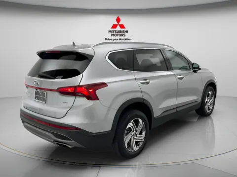 More photos of 2023 Hyundai Santa Fe SEL at Jidd Motors Mitsubishi, IL