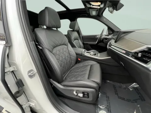 More photos of 2025 BMW X5 xDrive40i at Jidd Motors Mitsubishi, IL