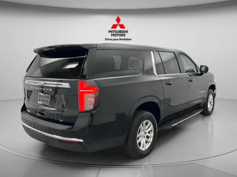 More photos of 2023 Chevrolet Suburban LT at Jidd Motors Mitsubishi, IL