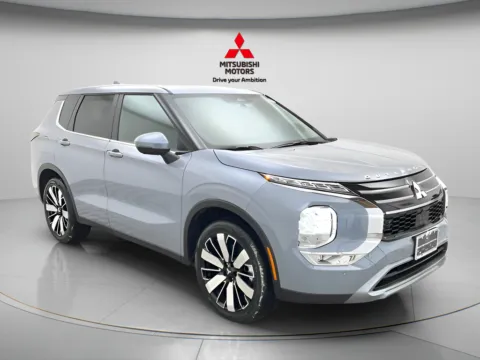 Another view of 2026 Mitsubishi Outlander SE for sale in Des Plaines, IL at Jidd Motors Mitsubishi