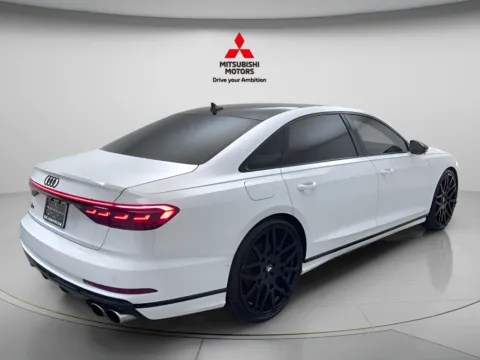 More photos of 2021 Audi S8 4.0T at Jidd Motors Mitsubishi, IL