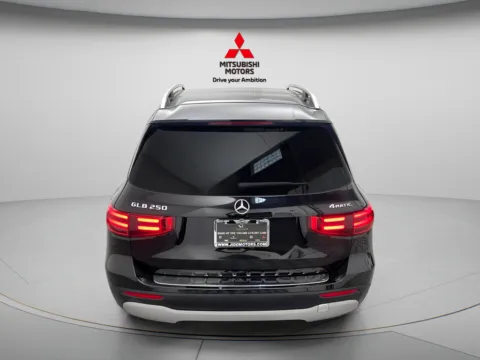 More photos of 2025 Mercedes-Benz GLB 250 at Jidd Motors Mitsubishi, IL