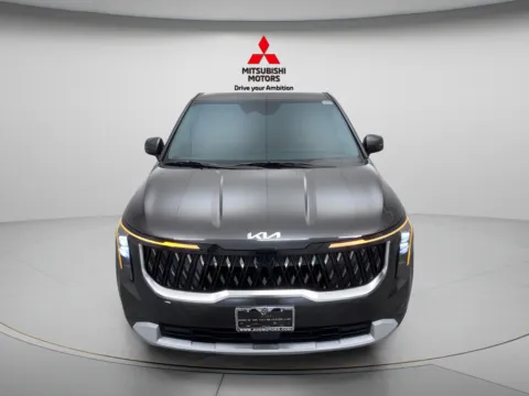 Photos of 2026 Kia Carnival LXS for sale in Des Plaines, IL at Jidd Motors Mitsubishi