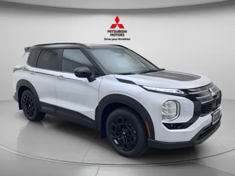 Another view of 2026 Mitsubishi Outlander Trail Edition for sale in Des Plaines, IL at Jidd Motors Mitsubishi
