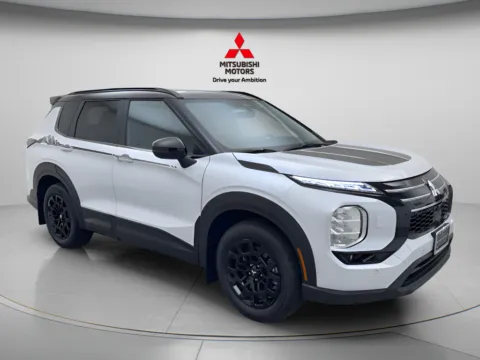 Another view of 2026 Mitsubishi Outlander Trail Edition for sale in Des Plaines, IL at Jidd Motors Mitsubishi