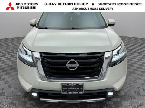 Photos of 2022 Nissan Pathfinder SL for sale in Des Plaines, IL at Jidd Motors Mitsubishi