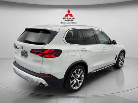 More photos of 2025 BMW X5 xDrive50e at Jidd Motors Mitsubishi, IL