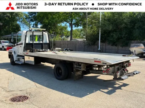 More photos of 2007 Hino Hino 258 at Jidd Motors Mitsubishi, IL