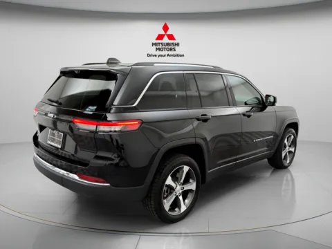 More photos of 2022 Jeep Grand Cherokee 4xe at Jidd Motors Mitsubishi, IL