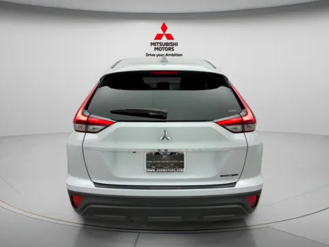 More photos of 2026 Mitsubishi Eclipse Cross LE at Jidd Motors Mitsubishi, IL