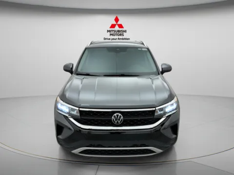 Photos of 2024 Volkswagen Taos 1.5T SE for sale in Des Plaines, IL at Jidd Motors Mitsubishi
