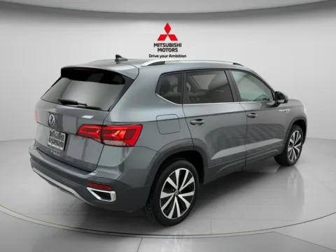More photos of 2024 Volkswagen Taos 1.5T SE at Jidd Motors Mitsubishi, IL