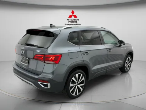 More photos of 2024 Volkswagen Taos 1.5T SE at Jidd Motors Mitsubishi, IL