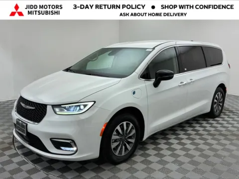 White 2024 Chrysler Pacifica Hybrid Select for sale in Des Plaines, IL