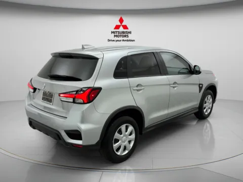 More photos of 2027 Mitsubishi Outlander Sport S at Jidd Motors Mitsubishi, IL
