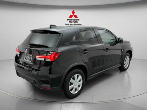 More photos of 2027 Mitsubishi Outlander Sport S at Jidd Motors Mitsubishi, IL