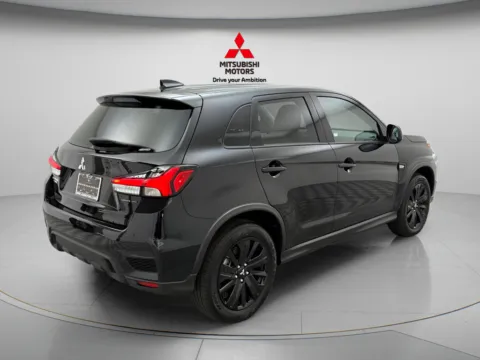 More photos of 2027 Mitsubishi Outlander Sport 2.0 LE at Jidd Motors Mitsubishi, IL