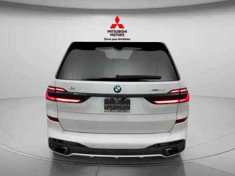 More photos of 2026 BMW X7 xDrive40i at Jidd Motors Mitsubishi, IL