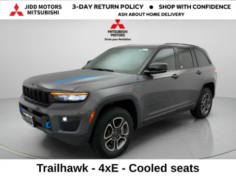 Gray 2023 Jeep Grand Cherokee Trailhawk 4xe for sale in Des Plaines, IL