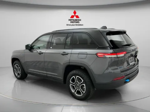 More photos of 2023 Jeep Grand Cherokee Trailhawk 4xe at Jidd Motors Mitsubishi, IL