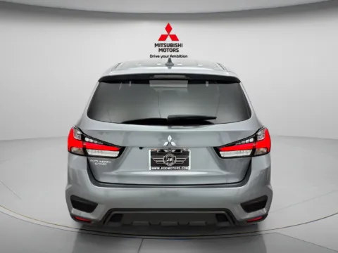More photos of 2027 Mitsubishi Outlander Sport S at Jidd Motors Mitsubishi, IL