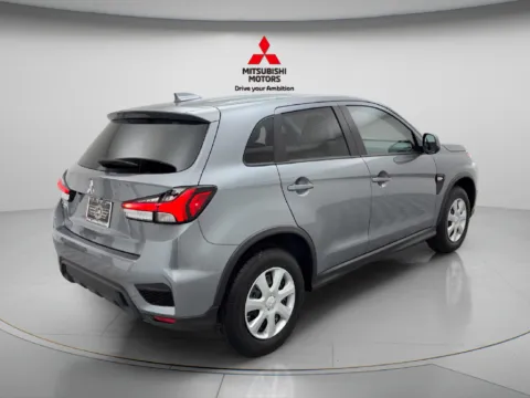 More photos of 2027 Mitsubishi Outlander Sport S at Jidd Motors Mitsubishi, IL