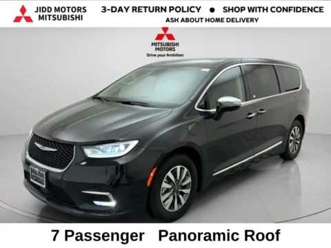 Black 2023 Chrysler Pacifica Hybrid Limited for sale in Des Plaines, IL