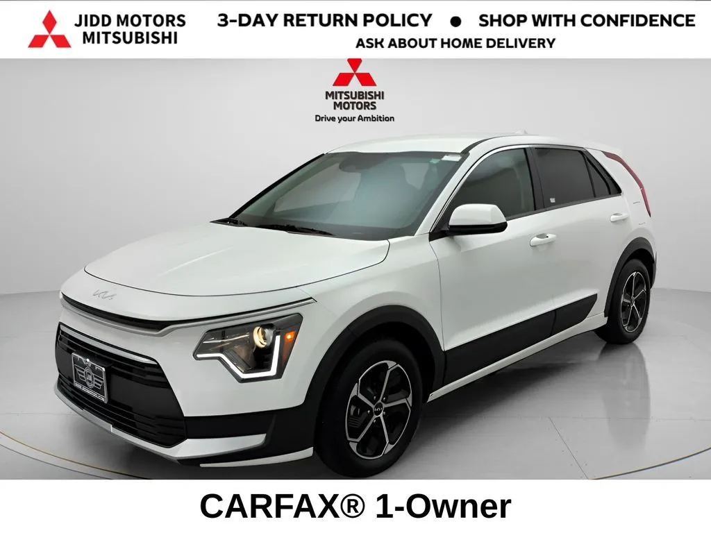 White 2026 Kia Niro LX for sale in Des Plaines, IL