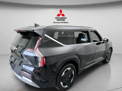 More photos of 2024 Kia EV9 Land at Jidd Motors Mitsubishi, IL
