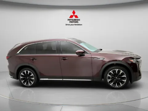 More photos of 2024 Mazda CX-90 PHEV Premium at Jidd Motors Mitsubishi, IL