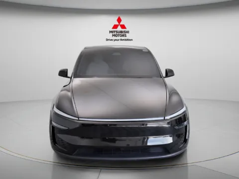More photos of 2026 Tesla Model Y Long Range at Jidd Motors Mitsubishi, IL
