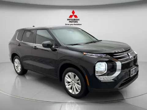Another view of 2026 Mitsubishi Outlander ES for sale in Des Plaines, IL at Jidd Motors Mitsubishi