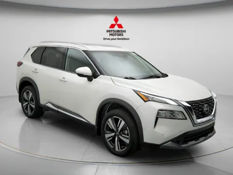 More photos of 2023 Nissan Rogue SL at Jidd Motors Mitsubishi, IL