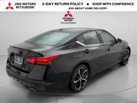 More photos of 2025 Nissan Altima 2.5 SR at Jidd Motors Mitsubishi, IL