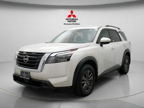 Photos of 2024 Nissan Pathfinder SV for sale in Des Plaines, IL at Jidd Motors Mitsubishi