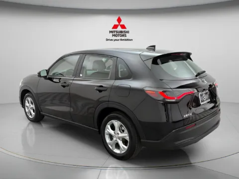 More photos of 2025 Honda HR-V LX at Jidd Motors Mitsubishi, IL