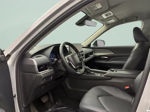 More photos of 2025 Toyota Grand Highlander XLE at Jidd Motors Mitsubishi, IL