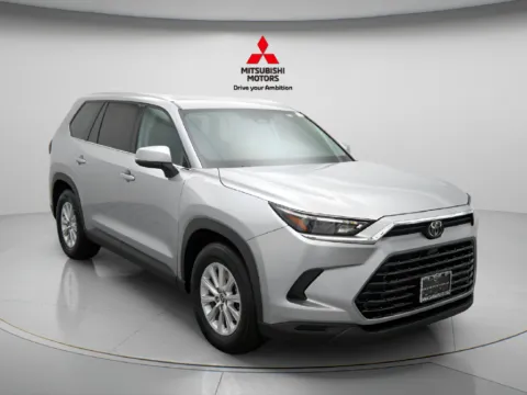 More photos of 2025 Toyota Grand Highlander XLE at Jidd Motors Mitsubishi, IL