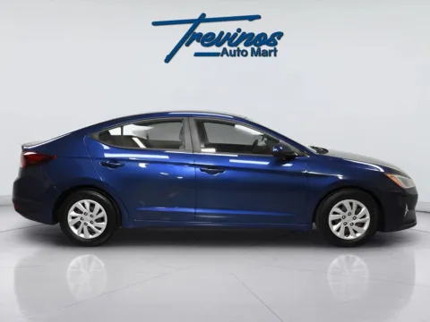 More photos of 2019 Hyundai Elantra SE at Trevinos Auto Mart, TX