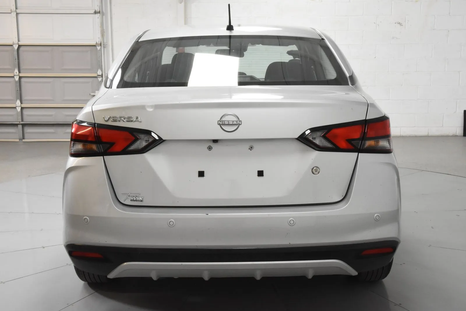 2025 Nissan Versa 1.6 S photo 3