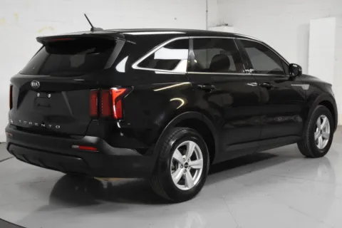 Photos of 2021 Kia Sorento LX for sale in McAllen, TX at Trevinos Auto Mart