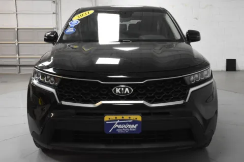 More photos of 2021 Kia Sorento LX at Trevinos Auto Mart, TX