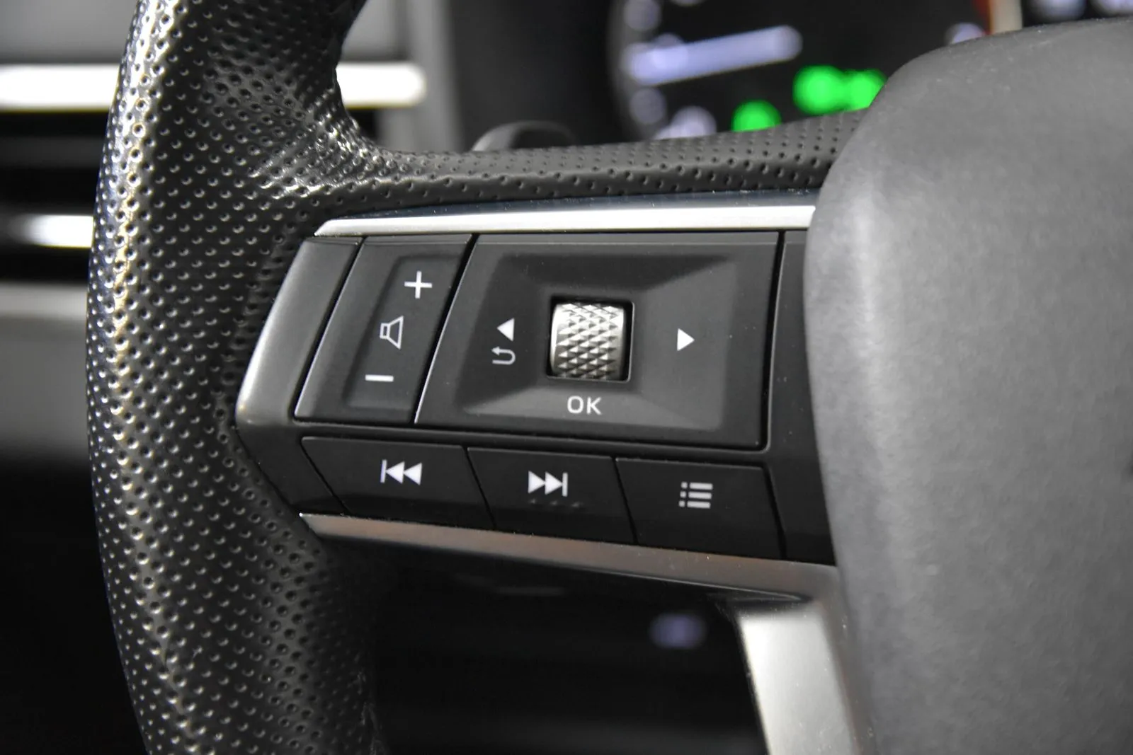 2022 Mitsubishi Outlander SEL photo 3